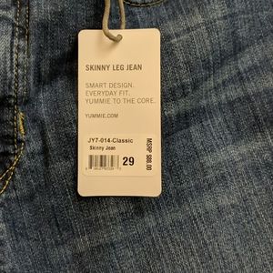 NWT Size 29 Yummie Tummie skinny jeans